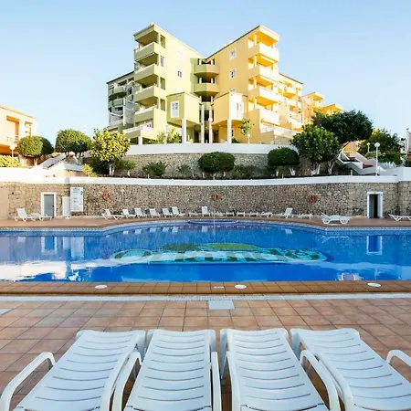 Boutique Spot アパート アデヘ